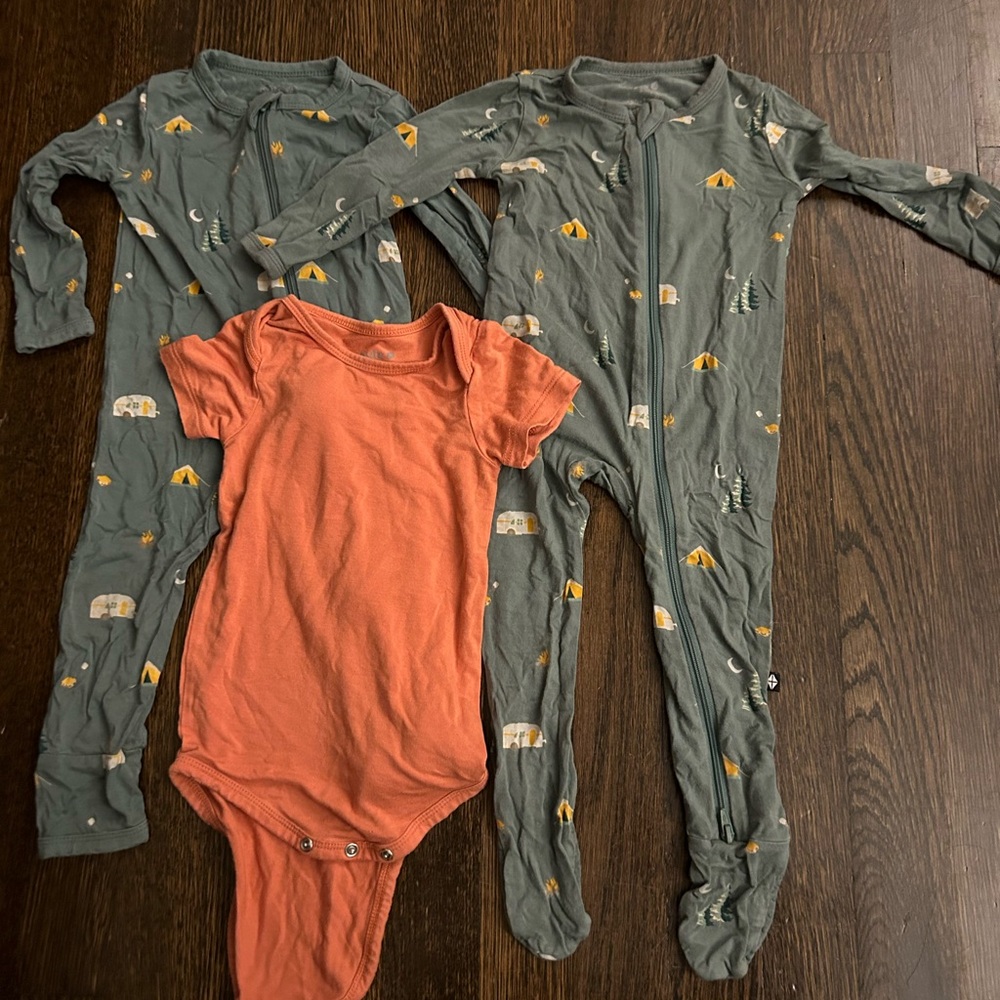 Lot of 3 Kyte Baby Bamboo Pajamas and Bodysuit